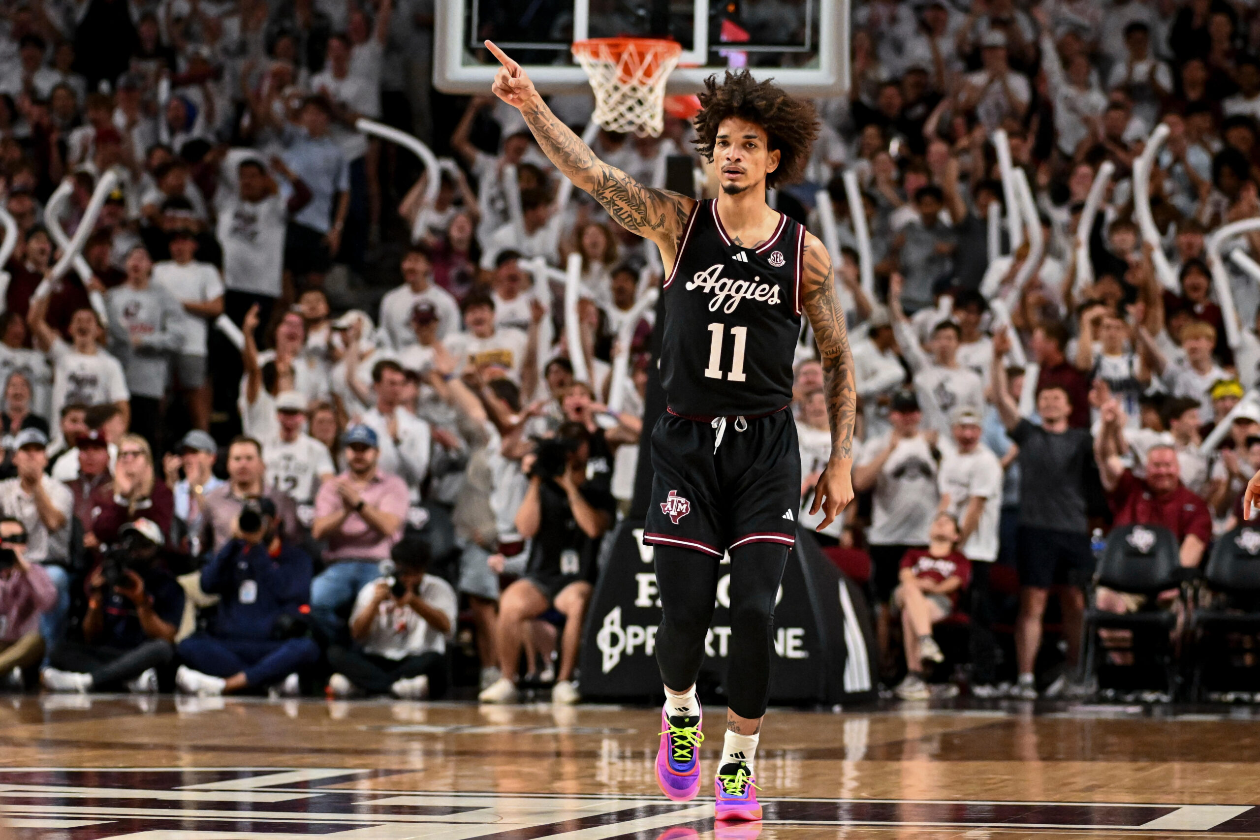 No. 22 Texas A&M stuns No. 1 Auburn in historic upset ahead of SEC tournament