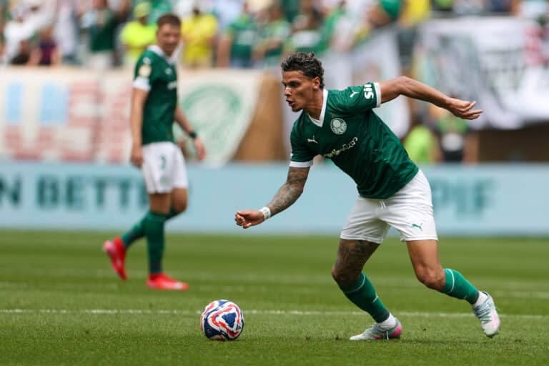 Richard Rios agrees to personal terms with Roma