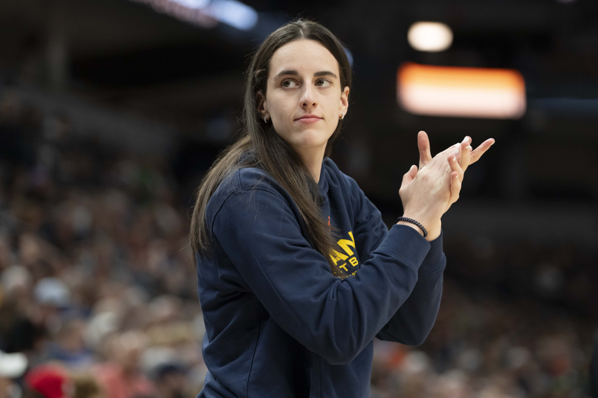 Caitlin Clark’s Interaction With Ref During Fever’s Ninth Loss