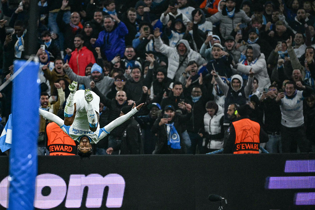 17 years on from debut: this striker still outruns everyone