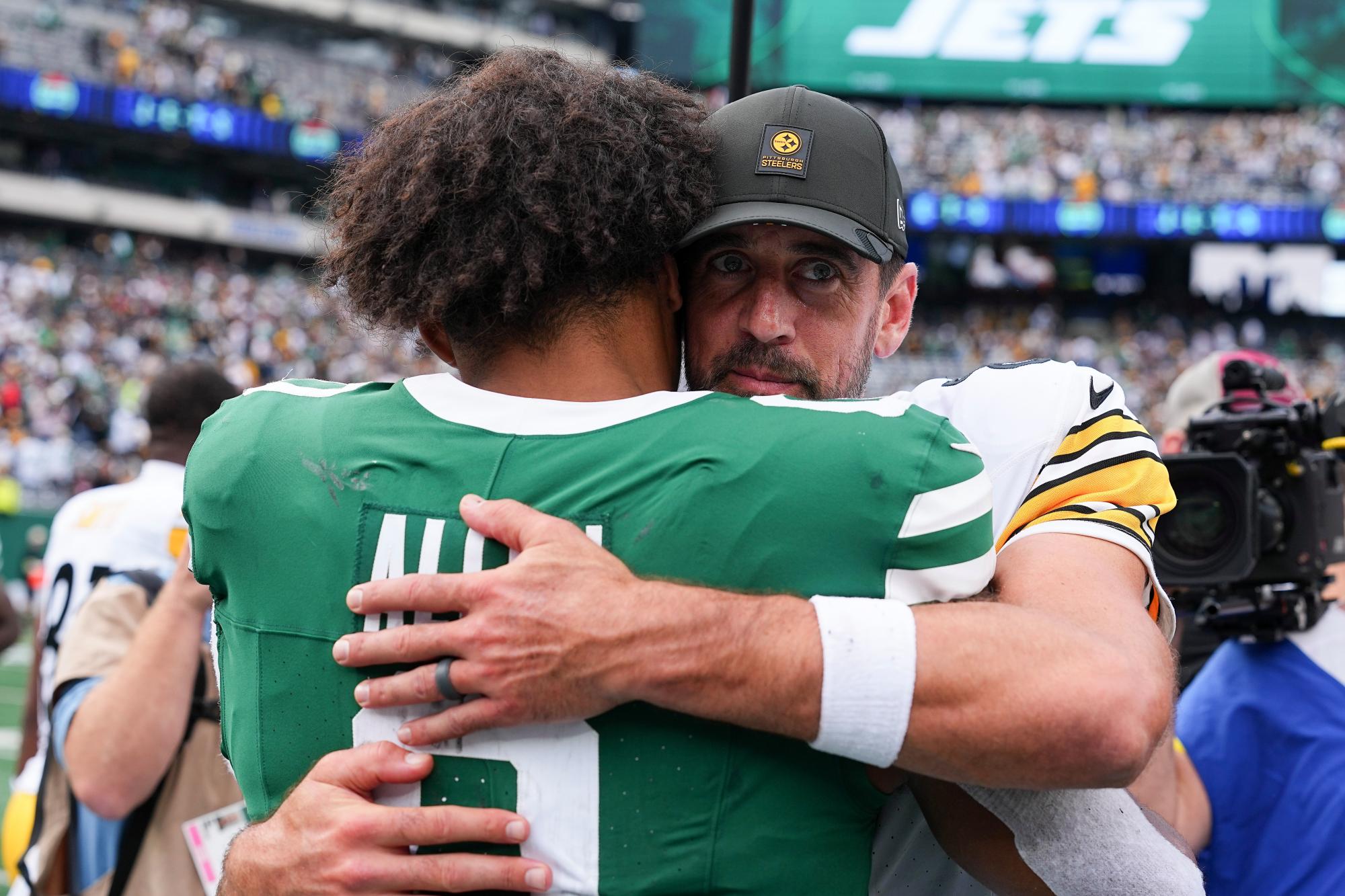 Aaron Rodgers’ Jets revenge tour shows the old guy may still have it