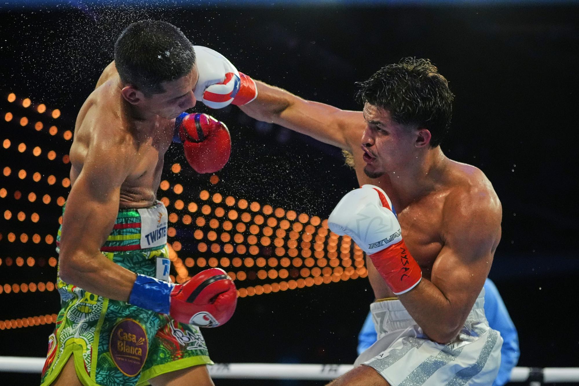 Xander Zayas outboxes Jorge Garcia to become boxing’s youngest active world champion