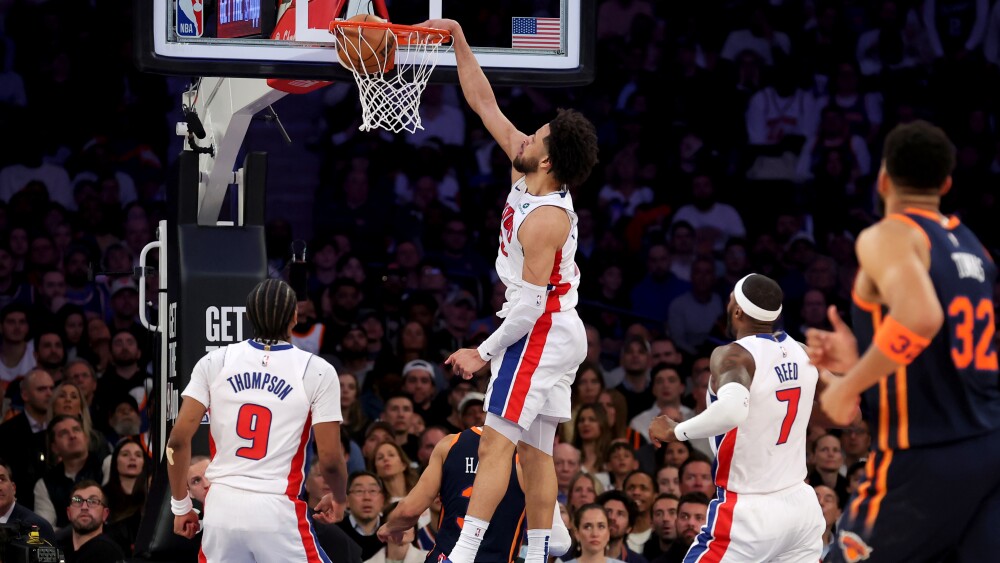 Knicks can’t complete second comeback win, Pistons hold on for 100-94 win to even series 1-1