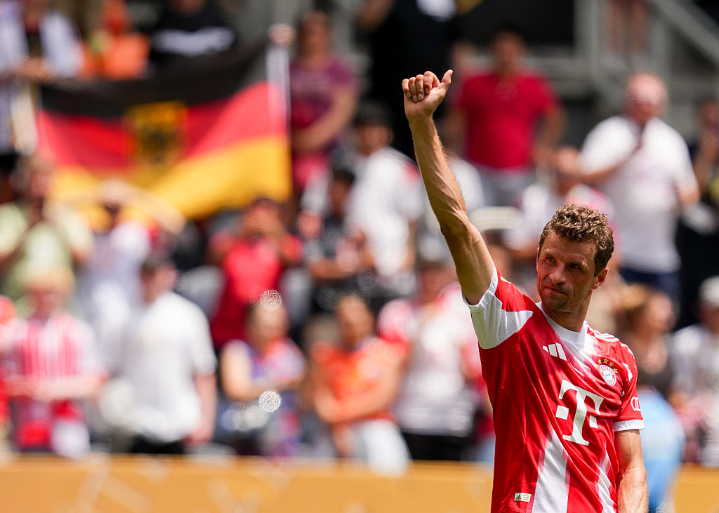 🎥 Fan frenzy at the airport: Thomas Müller sends Vancouver wild