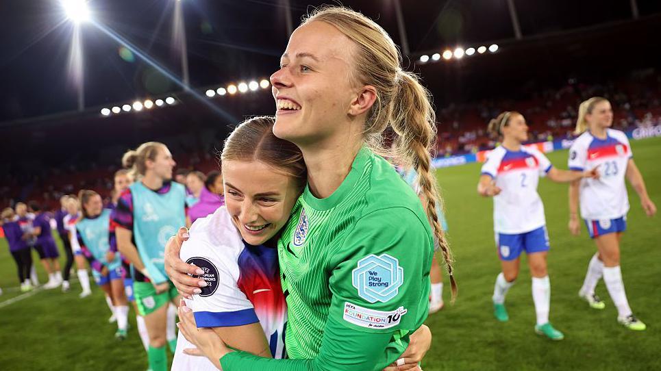 'Tough times don't last' – Kelly and Hampton shine after adversity