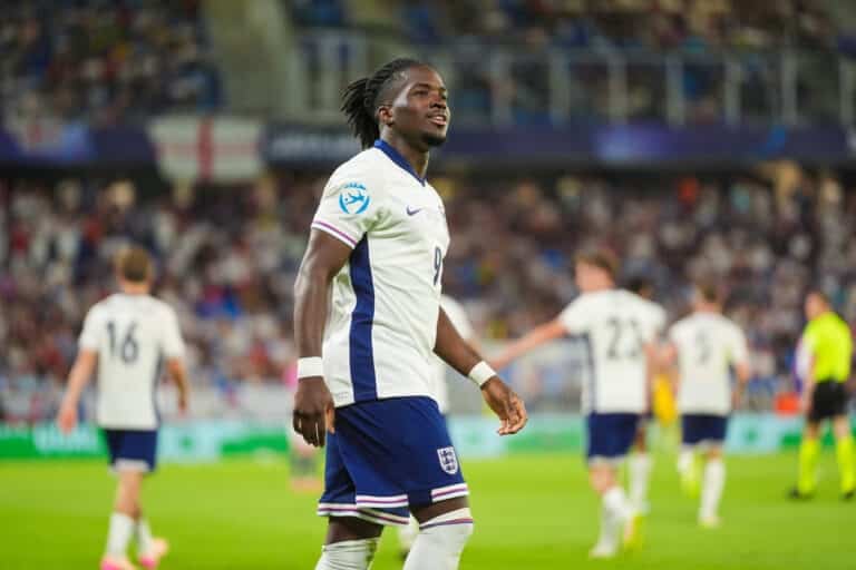 Roma make inquiries with Jonathan Rowe’s entourage