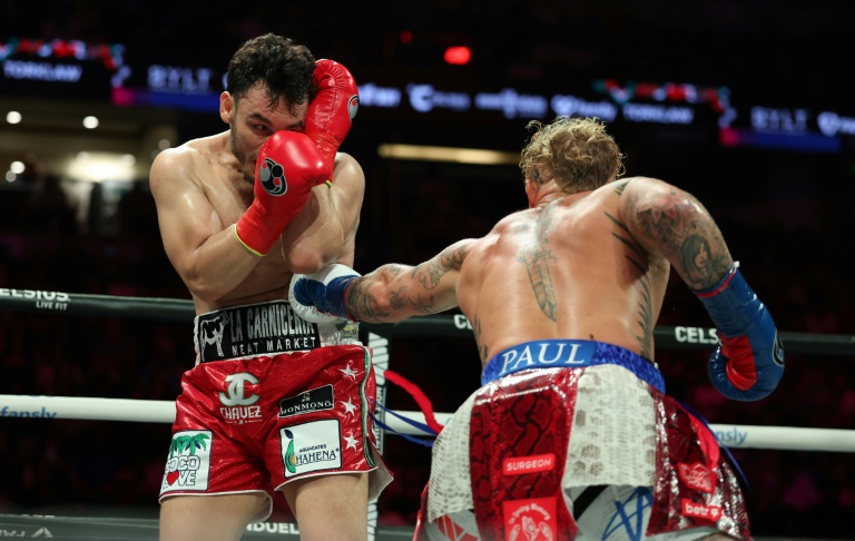 YouTuber Paul cruises past Chavez Jr